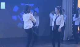 三位美女吃瓜视频大全免费观看,三位美女吃瓜视频大全，免费观看，精彩不容错过！